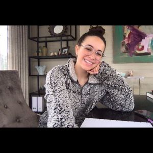 Meet your Posher, Macy